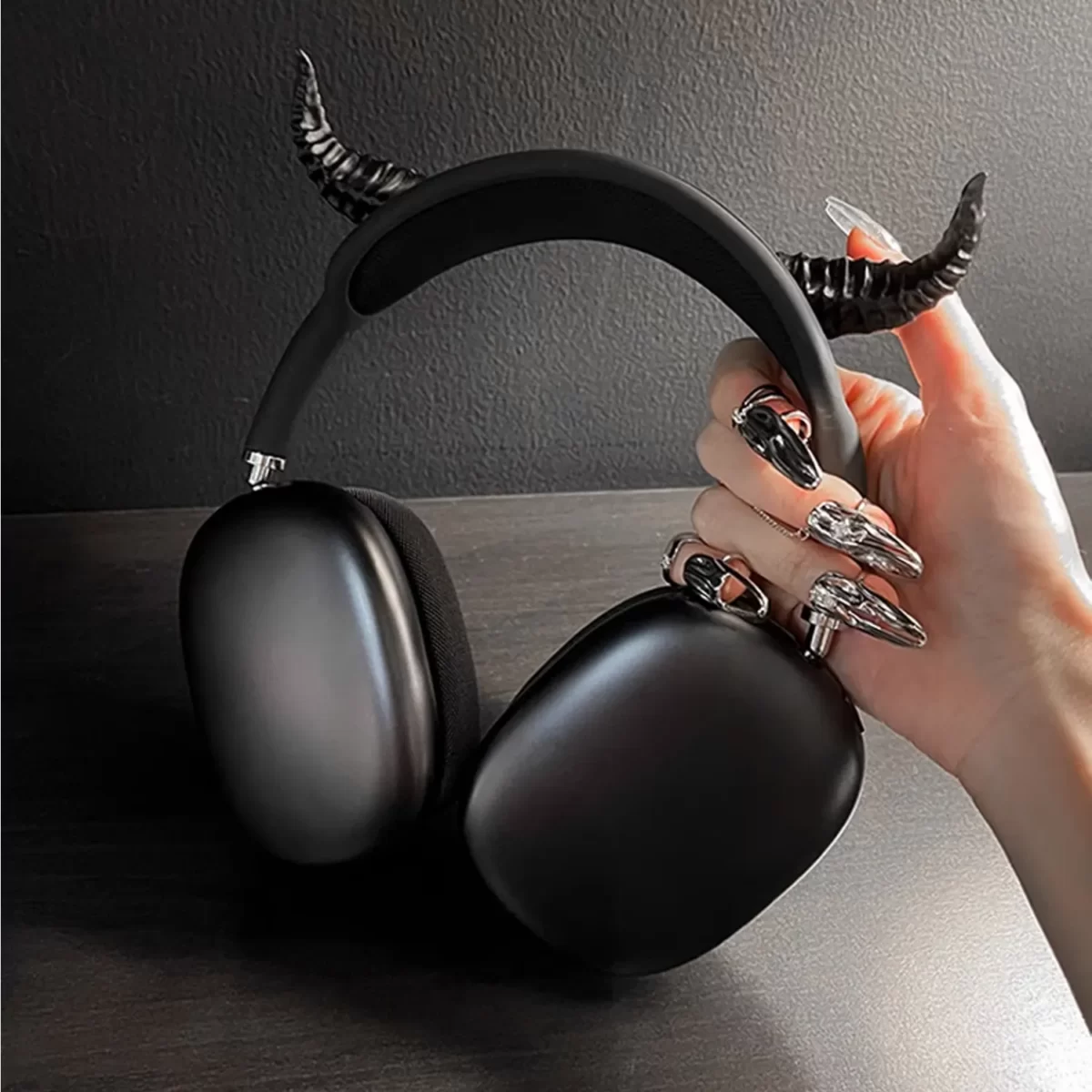Украшение AirPods Max Horns — изображение 8