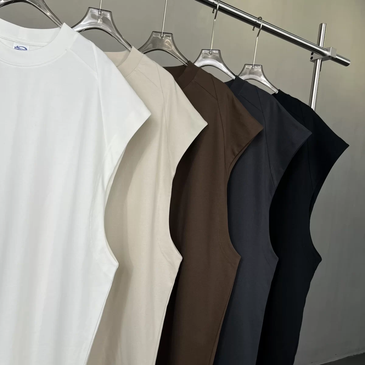 Майка Minimalist Tank Top — изображение 2